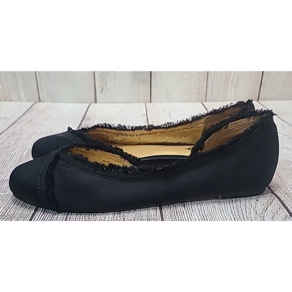 Seychelles Slip On Flats Women's Size 8.5 Black Satin Fringe Flaw - Picture 3 of 12